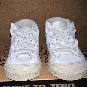 Nike Blazer Mid ’77 SE - Walker Sz. 3